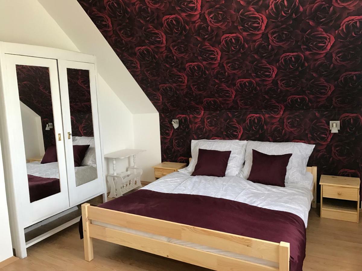 Rozsavoelgy Apartman Balatonlelle Buitenkant foto