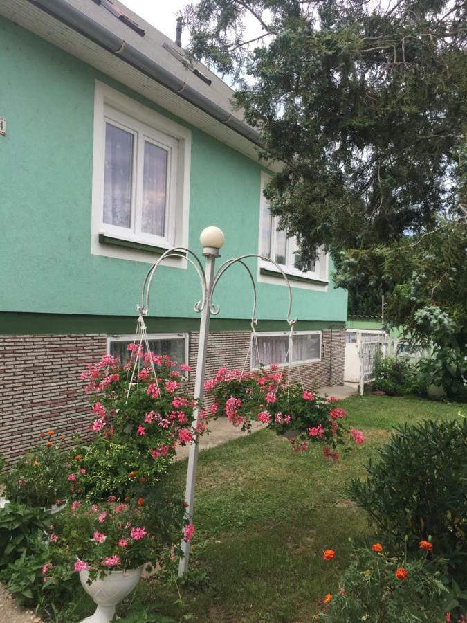 Rozsavoelgy Apartman Balatonlelle Buitenkant foto